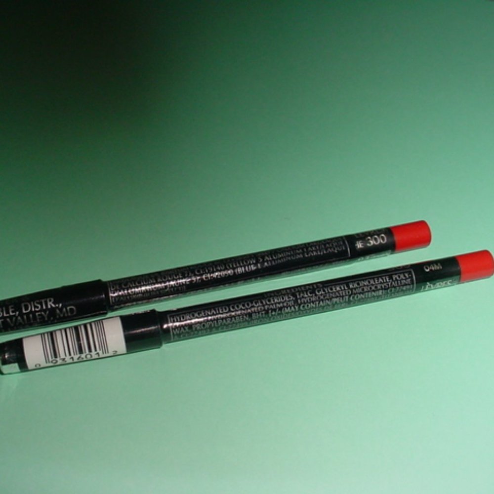 OIL OF OLAY NIP Lip Pencil PEACH 300 X2